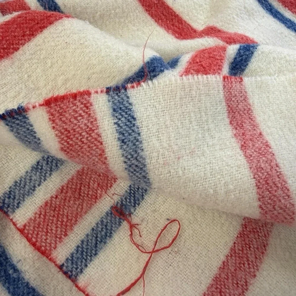 VTG Stevens Utica Acrylic Red White& Blue Stripes USA Soft Lightweight Fleece
